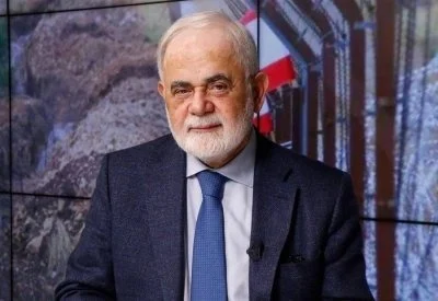 “هني شباب التيار”… أبو زيد يتبنى الحملة المناشير ويذّر من المساس بهم
