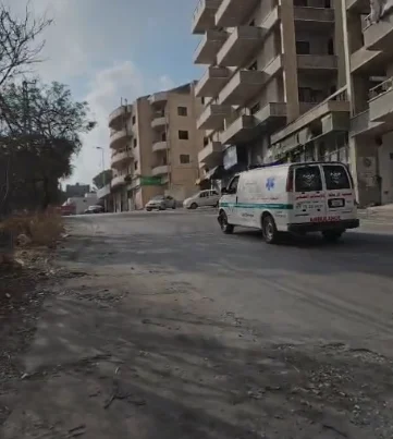 جادة نبيه بري تحت الاستهداف… غارة تطال سطح أحد البنية