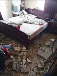 لحظات بين الحياة والموت… عائلة تنجو من دير عمار