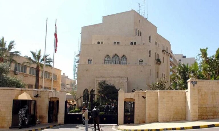 مليون دولار في عين العينة… مشاريع كبيرة للعلن