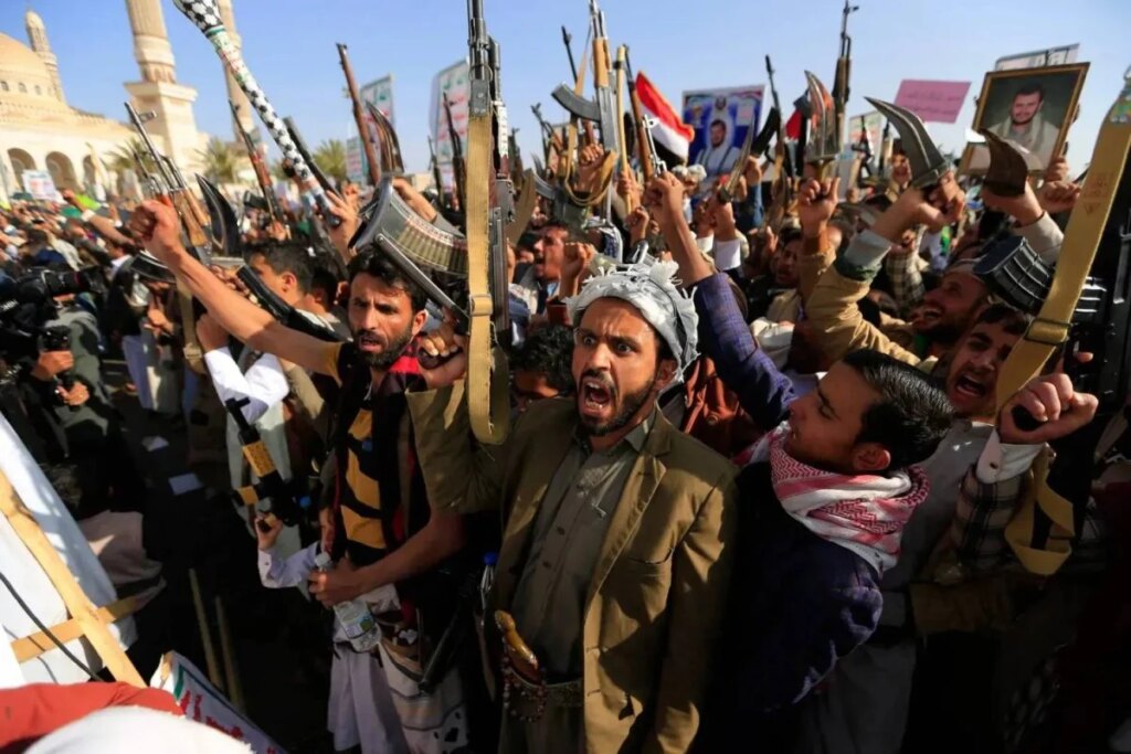 تصعيد غير مسبوق: 157 غارة طيرانخلخل جبهات اليمن والوثيون يتوعدون بالرد