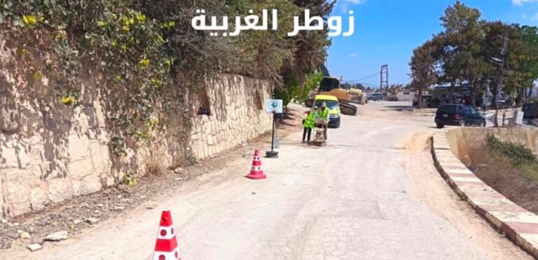 وزارة الأشغال توسّع ورش تأهيل الطريق في الجنوب