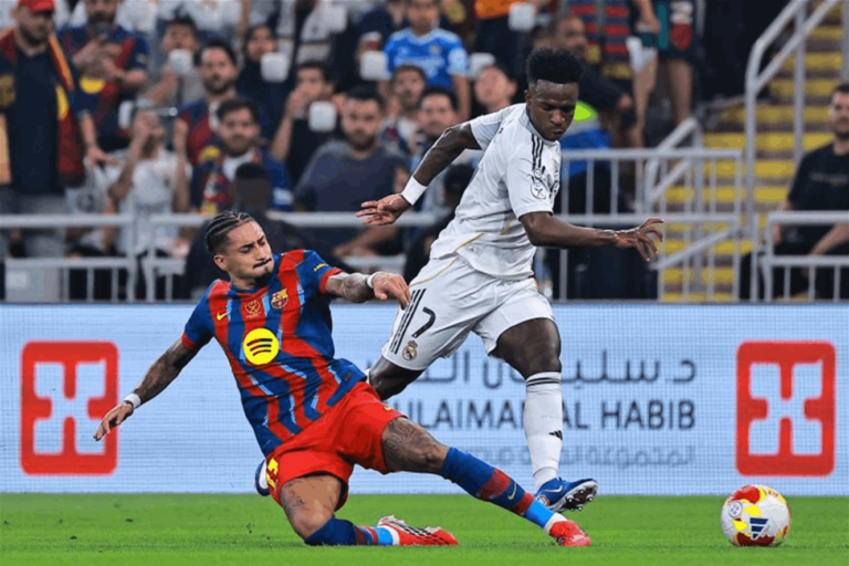 ريال مدريد يتربّع على عرش الكلاسيكو ويسعى لكسر هيمنة برشلونة واستعادة لقب الدوري