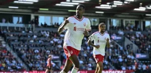 ليفربول يخطف الفوز شاباً أمام بورنموث في الدوري الإنجليزي
