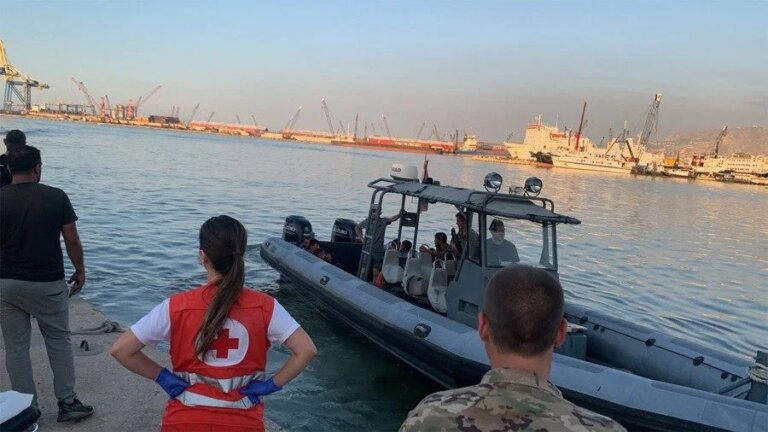 مجمع يغرق بشاطئ طرابلس… والجيش يخوض معركة خصوصية