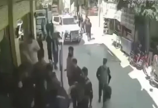 منشور على “فيسبوك” يشعل دوما السورية… محتجون يدخلون مقرا رغبيا (فيديو)