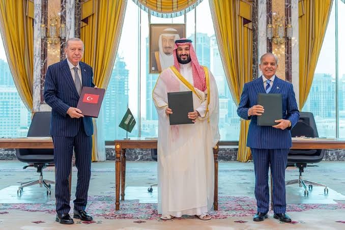 تحالف دفاعي جديد يولد في المنطقة… “تحالف مكة” يبدأ تشكيل هيكله
