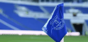 زلزال في الدوري الإنجليزي: نادٍ عريق للبيع الرسمي