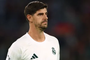 أزمة واتس اب تطيح بكورتوا خارج أسوار منتخب بلجيكا