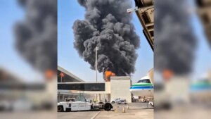 اعتداء دموي على مطار الرياض: قتلى بينهم أمريكيون ومئات الجرحى