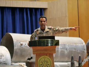 تصعيد جوي فوق السعودية: الشخصيات المميزة يدمر ويدمر الصحراء ومسيّرات حوثية